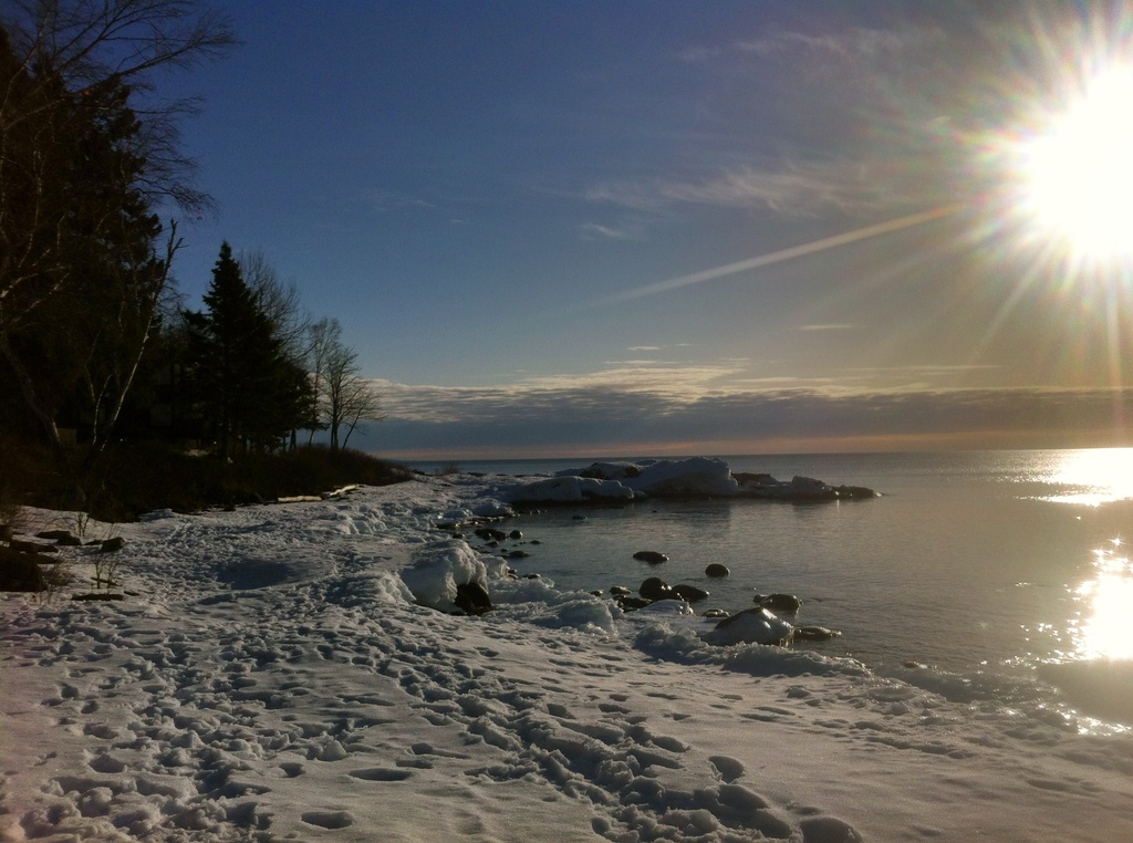 Sun over Lake Superior by dakotakid35