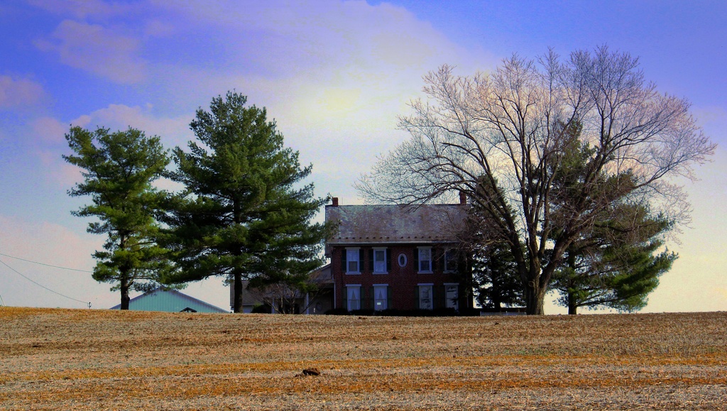 Farmhouse On A Hill by digitalrn