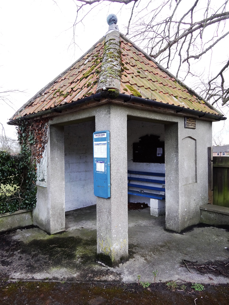 Corner bus shelter - 12-4 by barrowlane