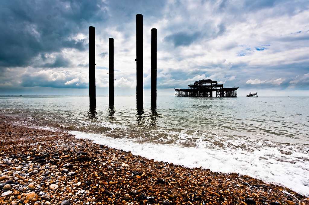 Incoming tide at West Pier by vikdaddy