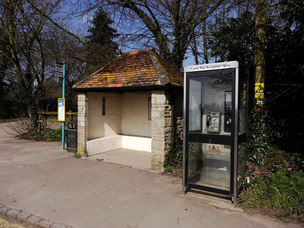 Bus shelter in Zeals - 20-4 by barrowlane