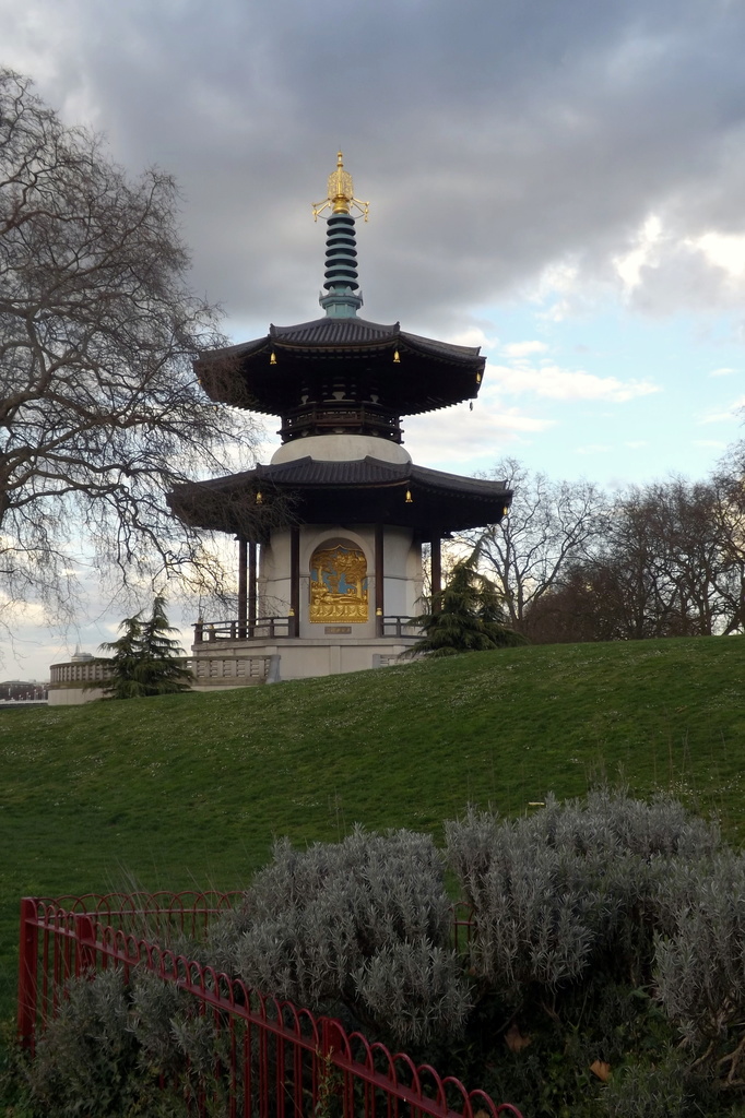 Battersea Peace Pagoda by emma1231