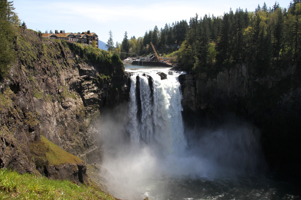 Snoqualmie Falls by whiteswan