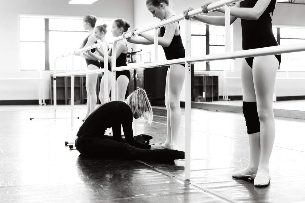 Ballet practice by kiwichick
