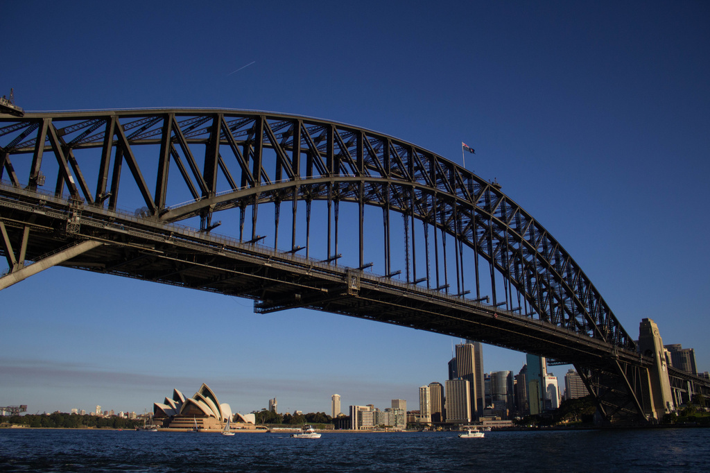 Sydney Harbour Bridge by goosemanning