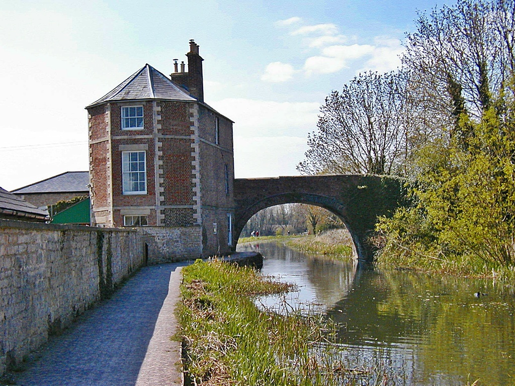 Nutshell Bridge - Stroudwater Canal by ladymagpie