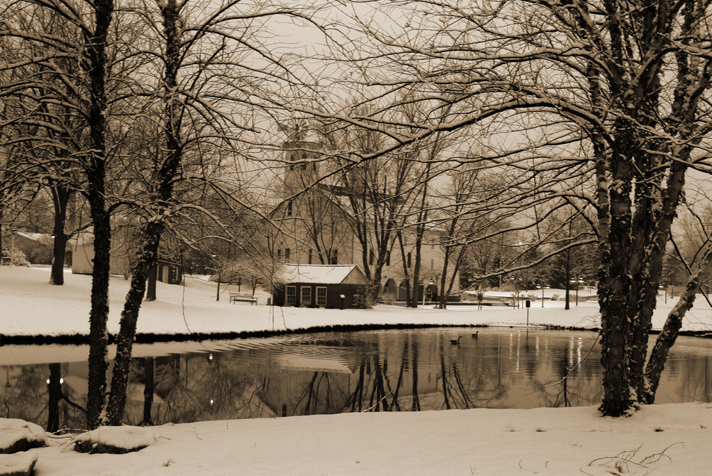 Everal Barn in winter by ggshearron