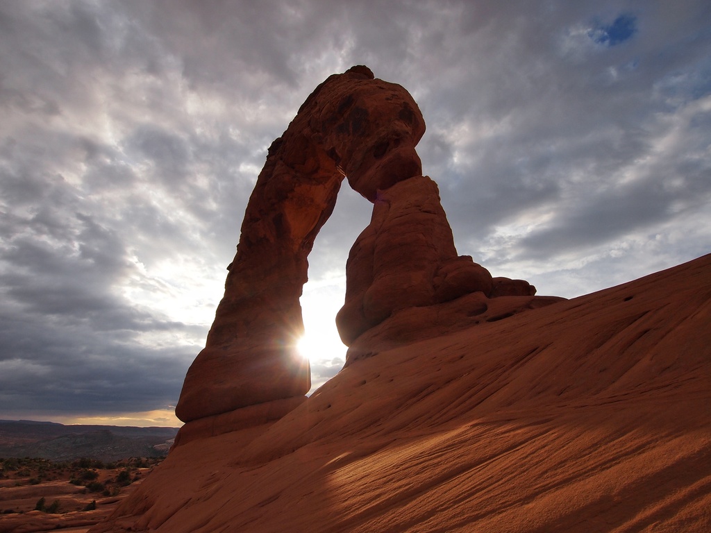 Delicate Arch by peterdegraaff