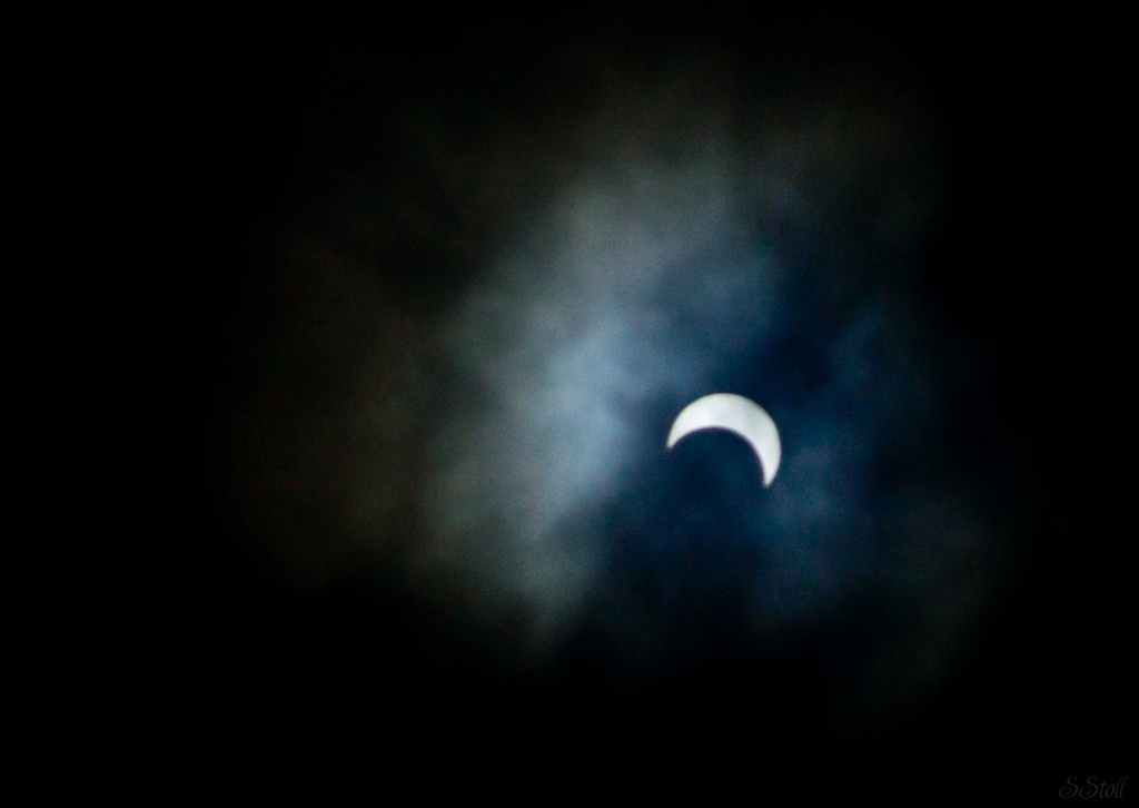Solar Eclipse by bella_ss