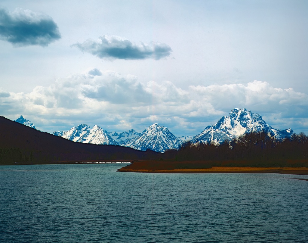 Mount Moran  by peterdegraaff