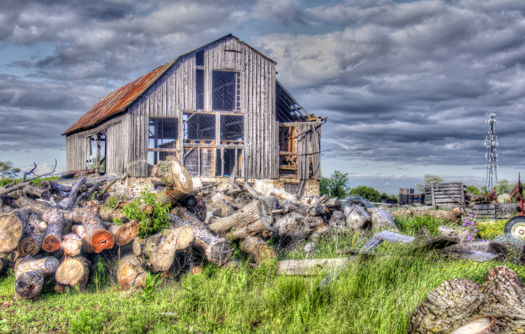 Ontario Barn by pdulis