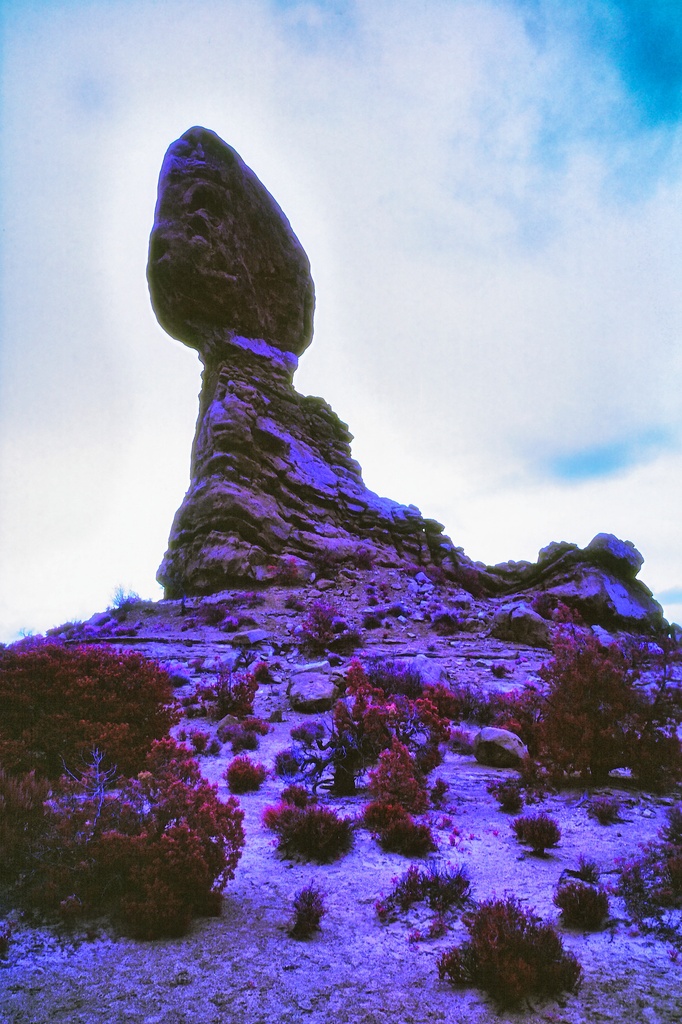 Balanced Rock by peterdegraaff