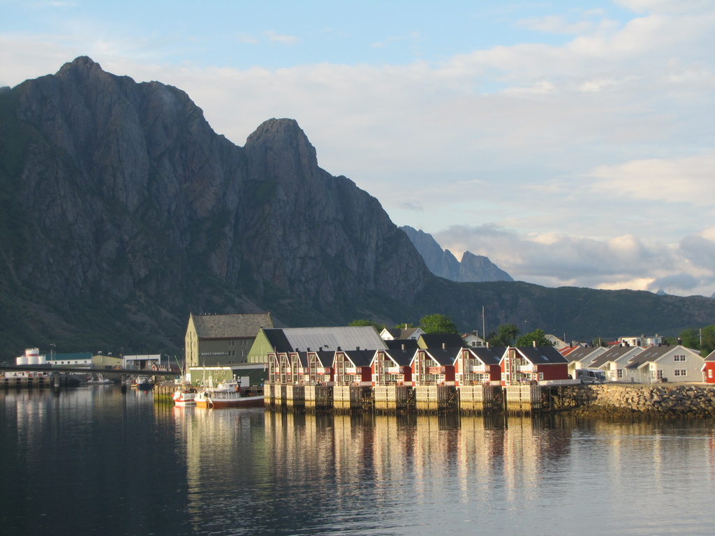 Arriving at Svolvaer by busylady