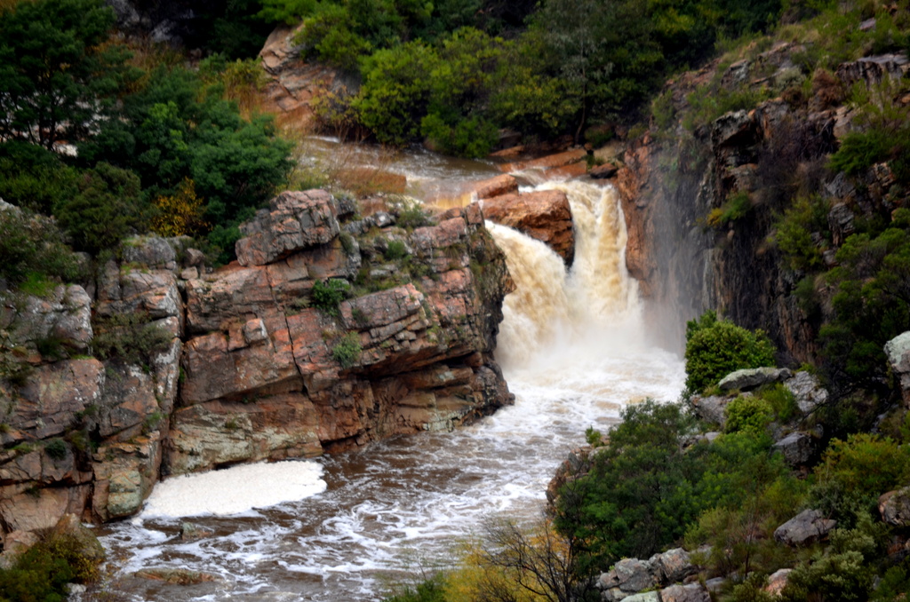Mitchells Pass Waterfall by salza