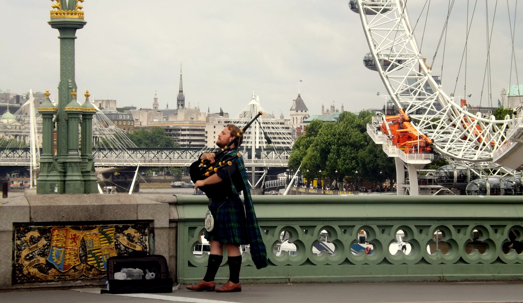 Bagpipes in Westminster by emma1231