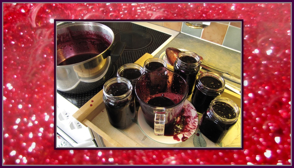 Making blackcurrant jam by busylady