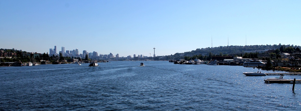 Seattle from Lake Union by jankoos