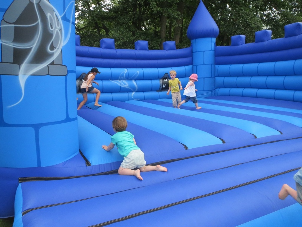 Bouncy castle by g3xbm