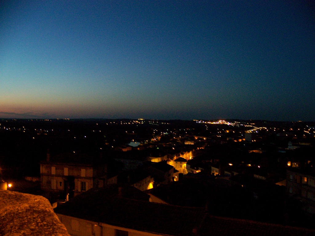 Angouleme by night by belucha
