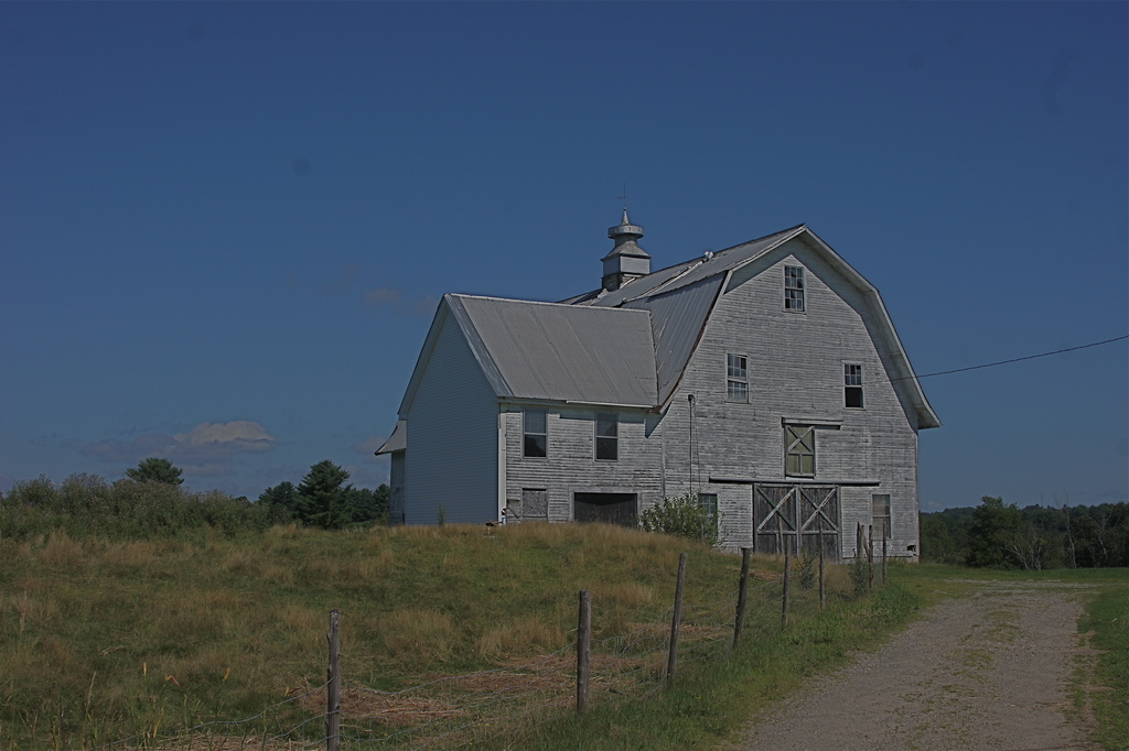 Old Barn, Western Maine by rob257