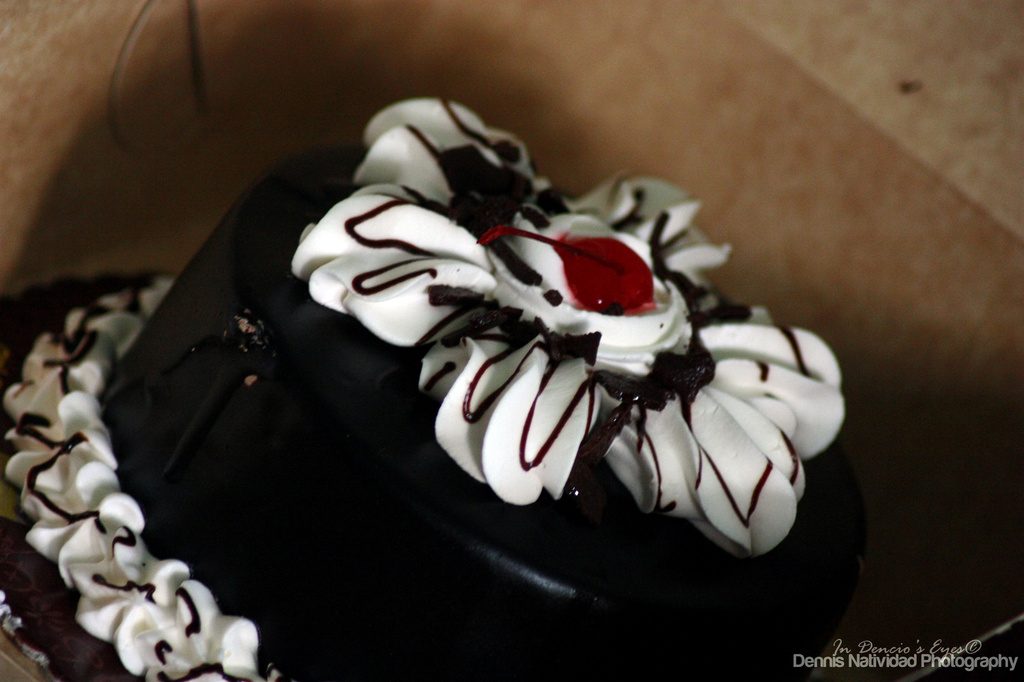 Black Velvet Cake by iamdencio