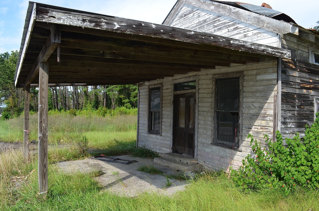 Abandoned store, Highway 17 North in Charleston County, SC by congaree