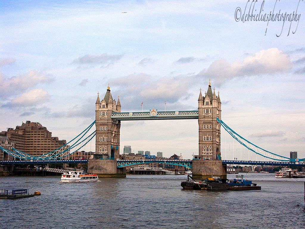 16.8.13 London Bridge by stoat