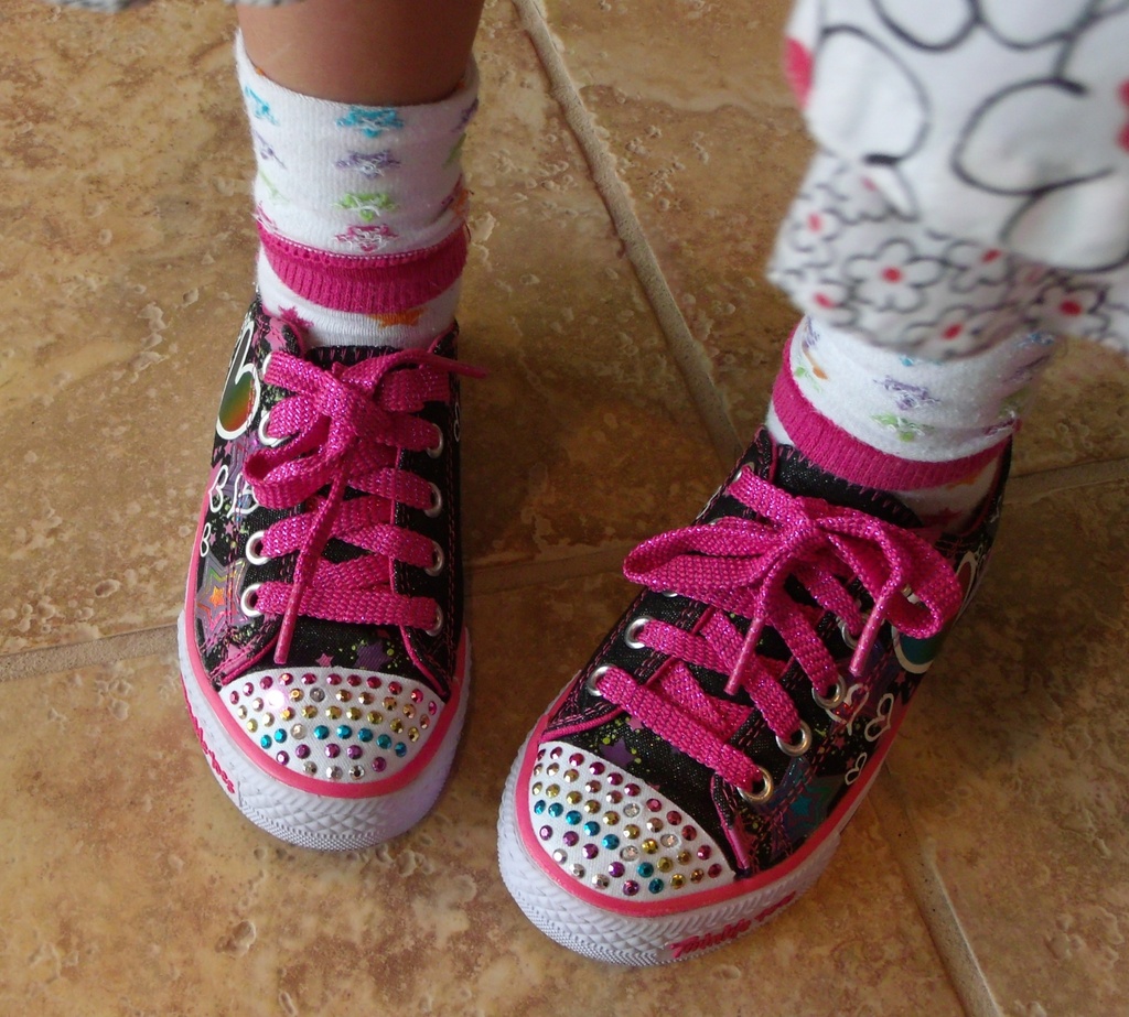 Kiki's Shoes by lizzybean