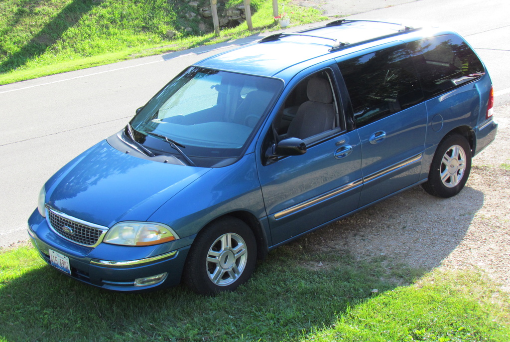 2002 Ford Windstar by juletee