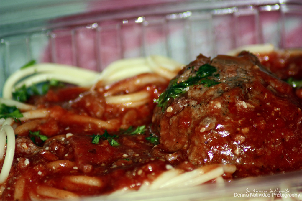 Spaghetti and Meatballs by iamdencio