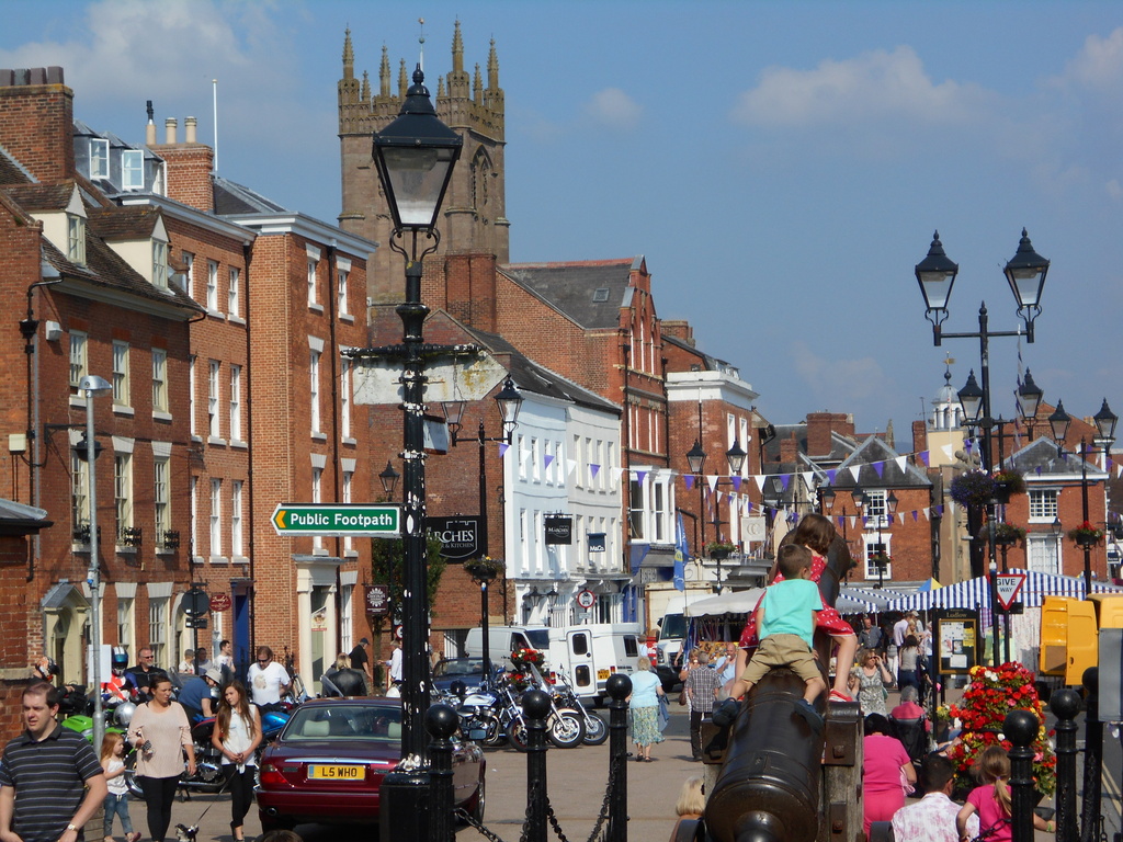 Ludlow market square.... by snowy