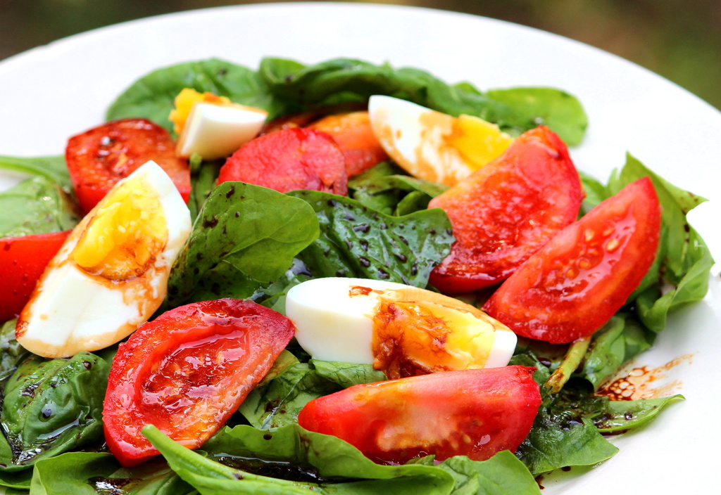  Tomato and Spinach Salad. by rayas