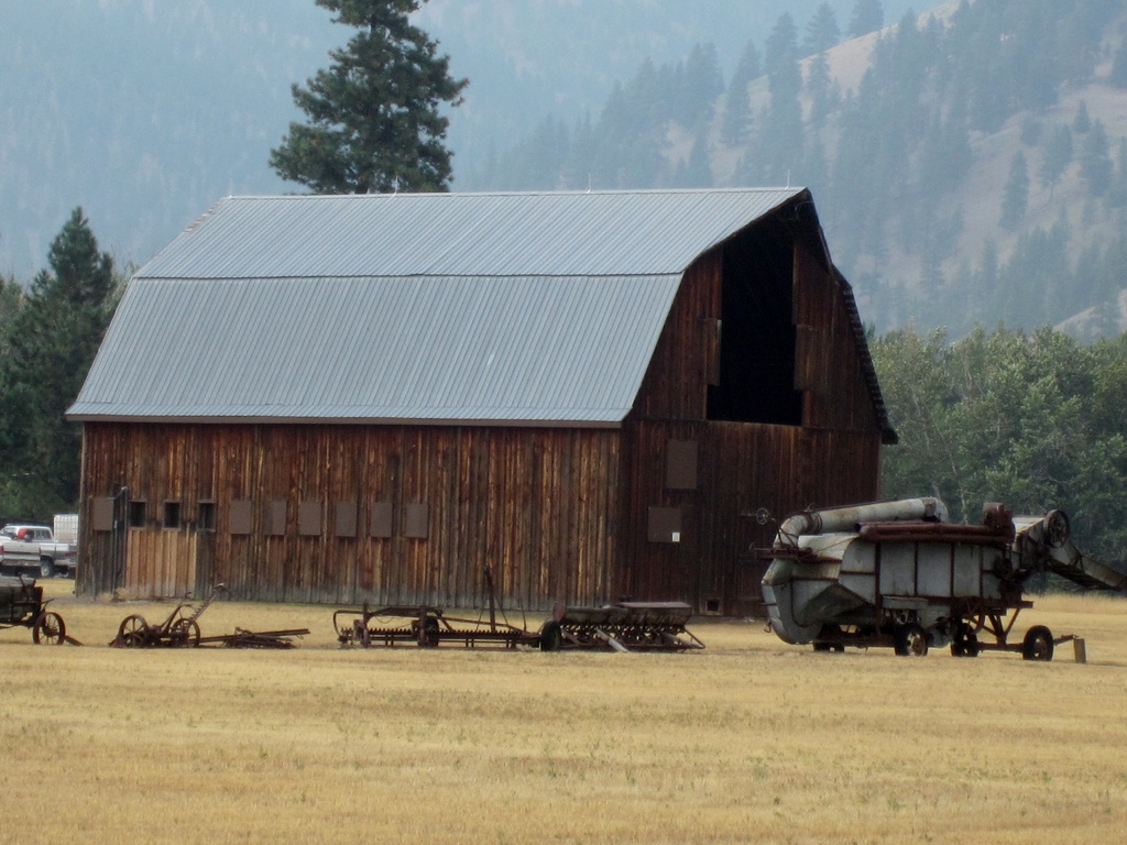 Montana Barn by bjywamer