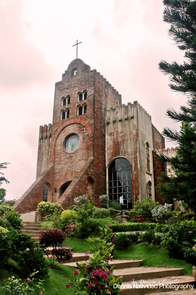 Caleruega Church by iamdencio