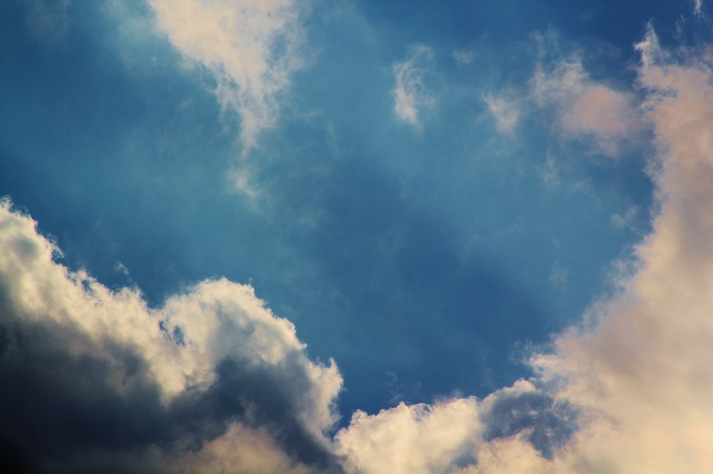 Clouds by edorreandresen