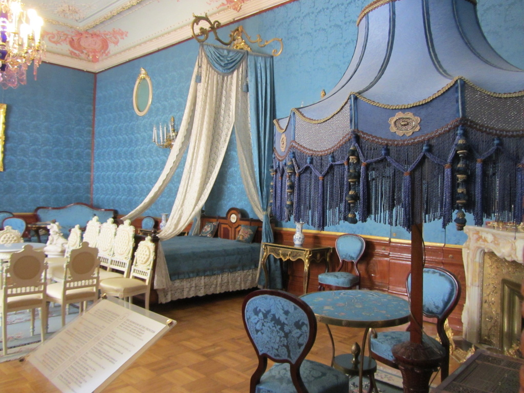 Bedroom of the Princess IMG_5801 by annelis