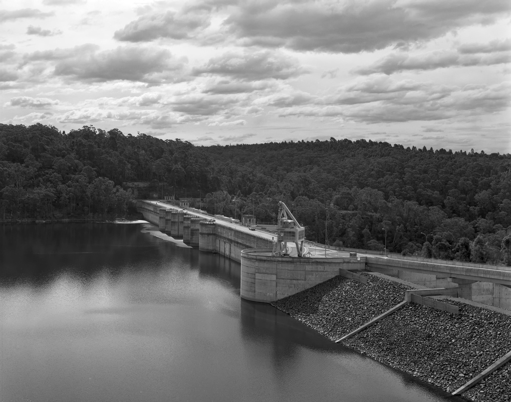 Clouds, water & wall by peterdegraaff