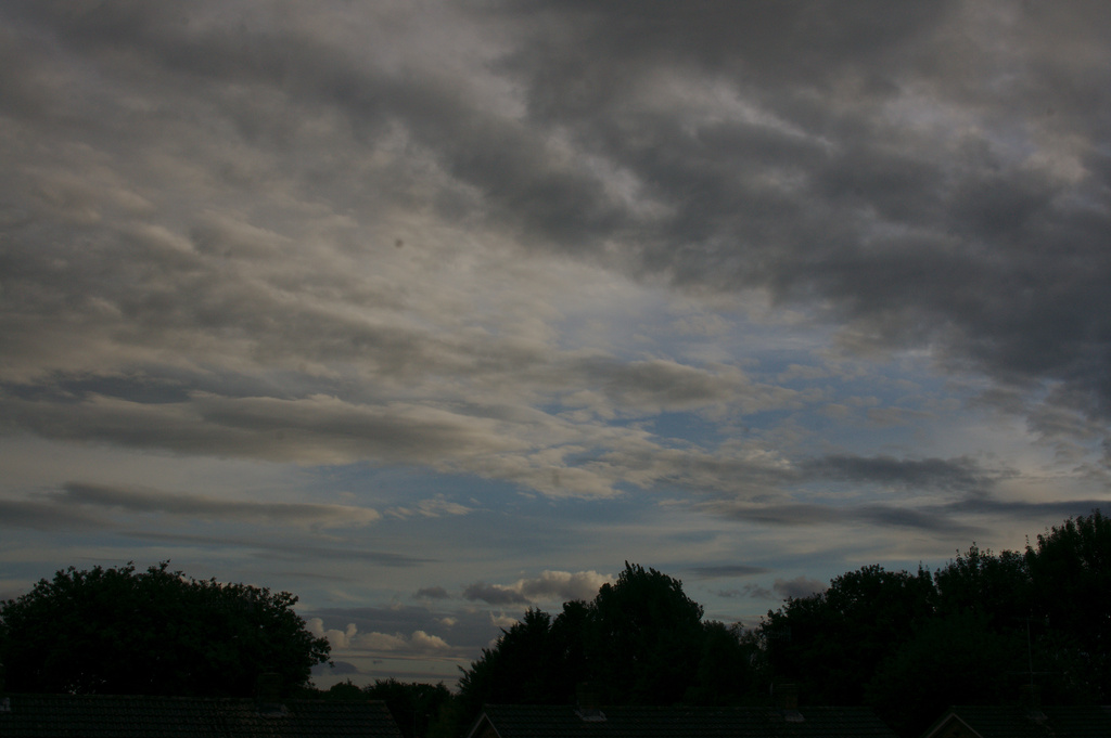 Moody sky by darkhorse