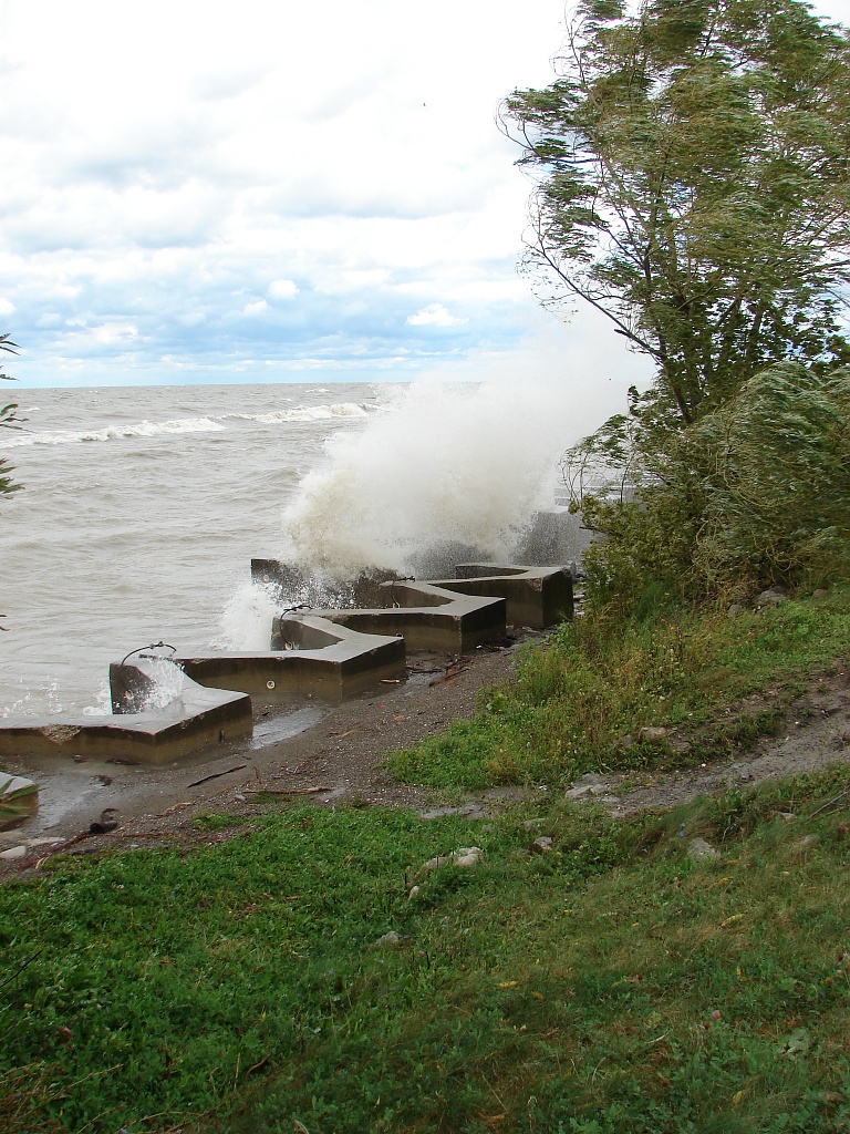 angry Lake Erie 9-4-10 by brillomick