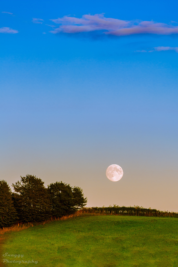 Day 261 - Rising Moon at Sunset by snaggy