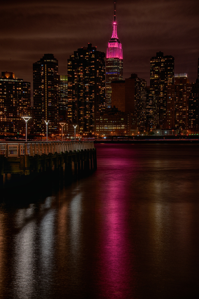 New York Skyline by taffy
