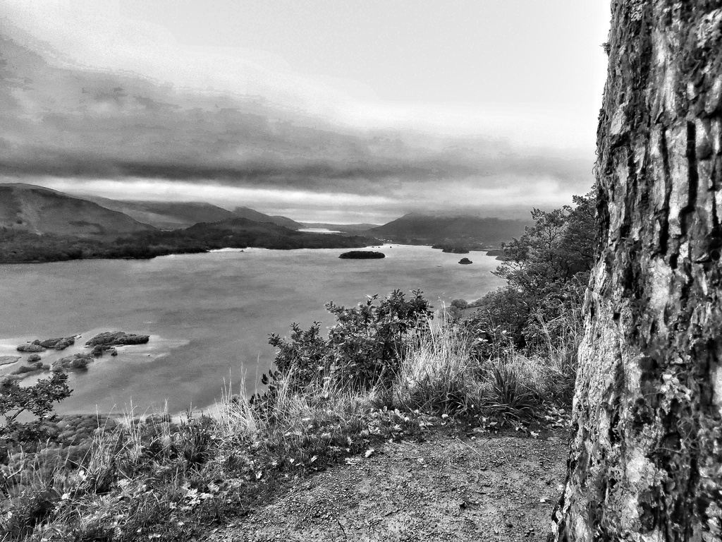 Derwent water from Surprise View with Buttermere in the distance by craftymeg