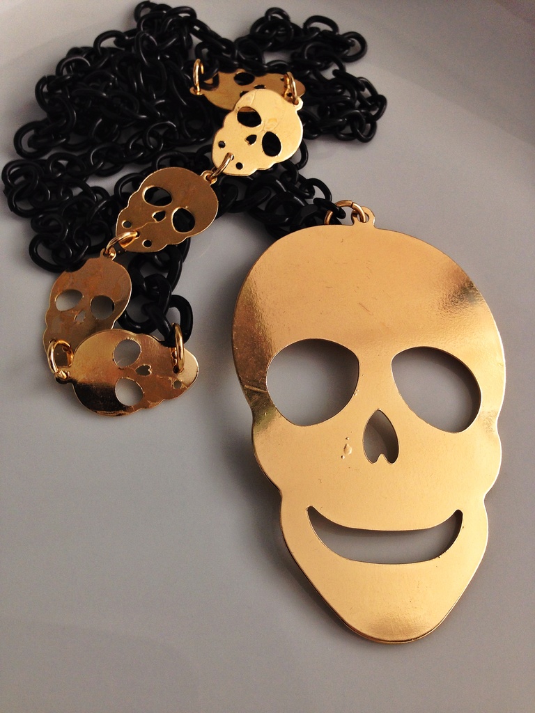 Golden skulls.  by cocobella