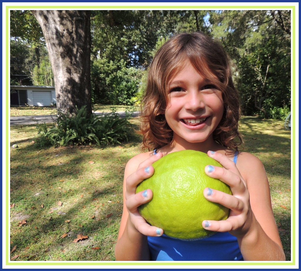 Maddie and a Pomelo by allie912