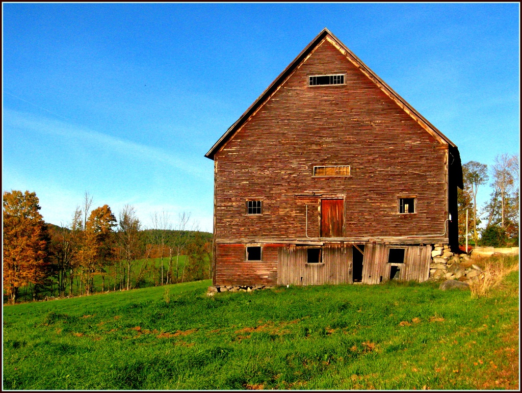 Old Barn by olivetreeann