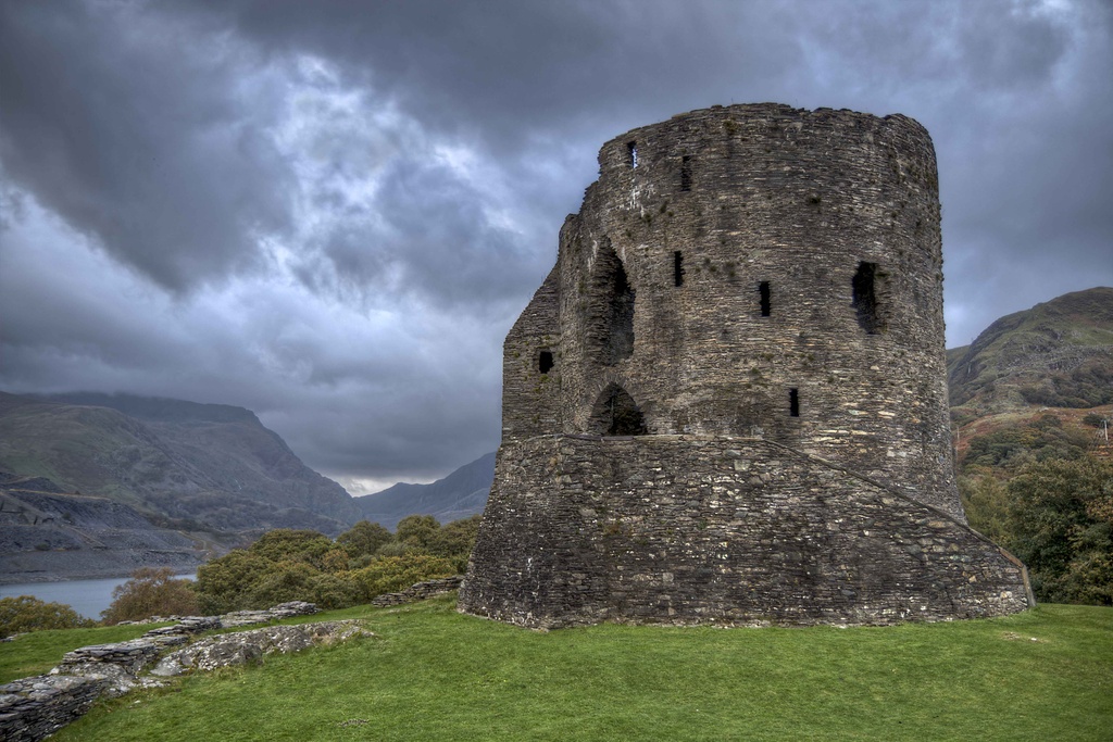 Dolbadarn Castle. by gamelee