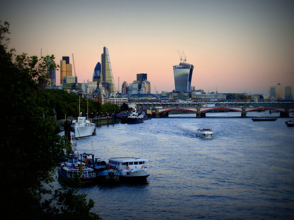 London skyline by busylady