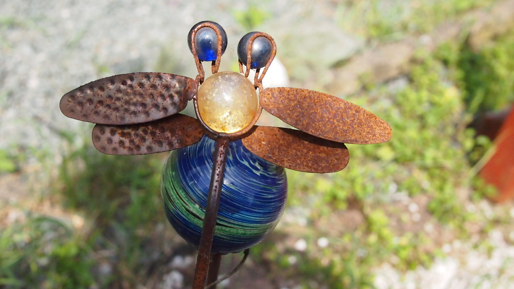 Rusty 'dragonfly' by bizziebeeme