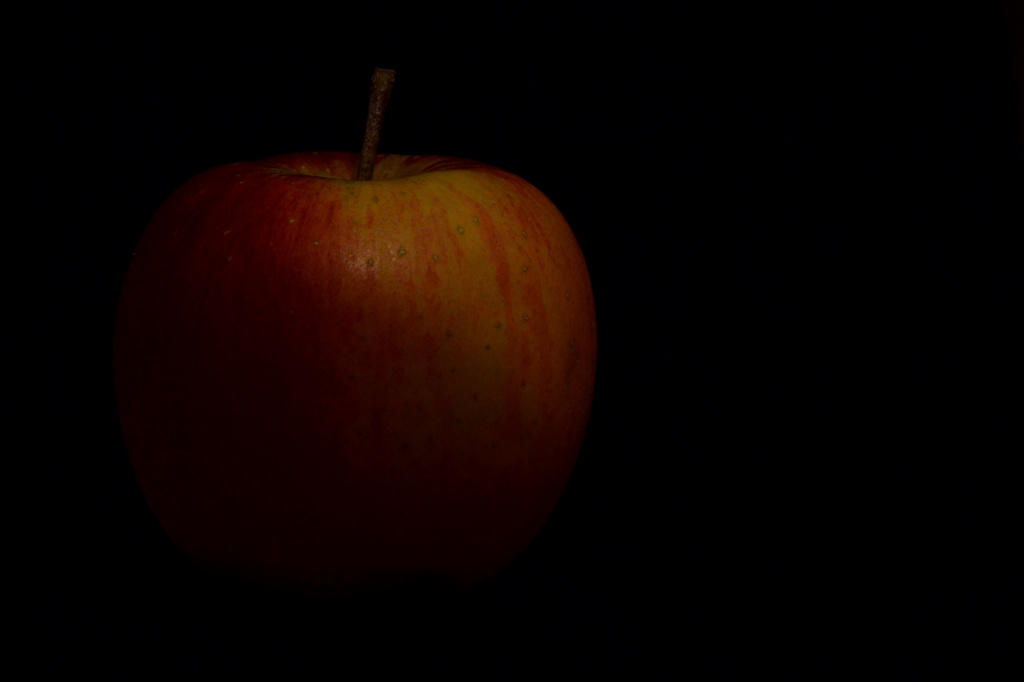 An apple by richardcreese