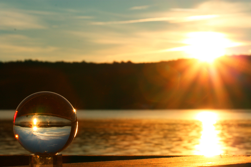 Captured Sunrise at the Lake by mzzhope